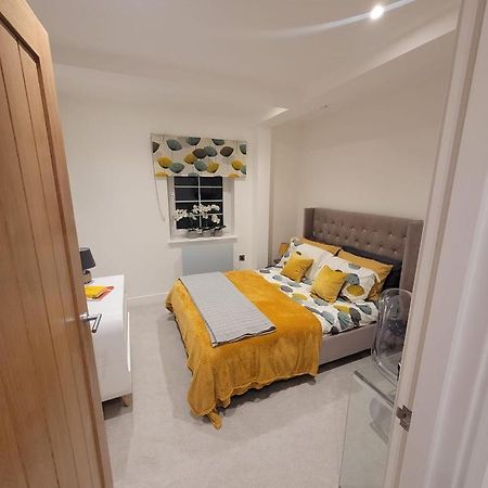 Luxury 2 Bed Apartment In The Heart Of Rochester Rochester  Eksteriør billede